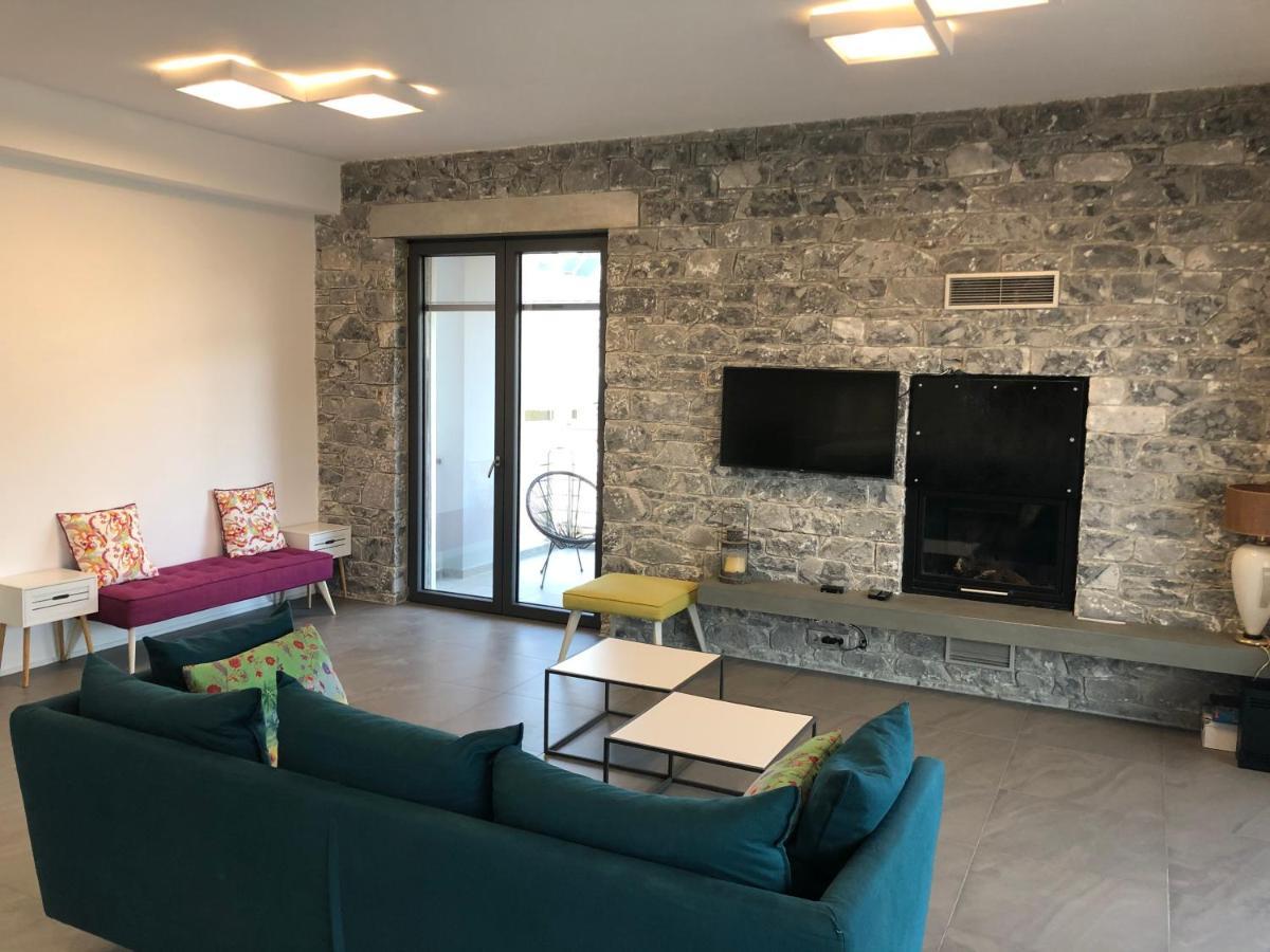 Elion Luxury Apartments Каламата Екстер'єр фото