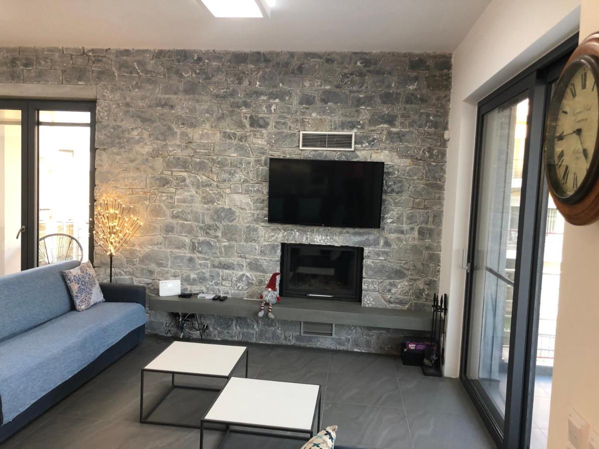 Elion Luxury Apartments Каламата Екстер'єр фото