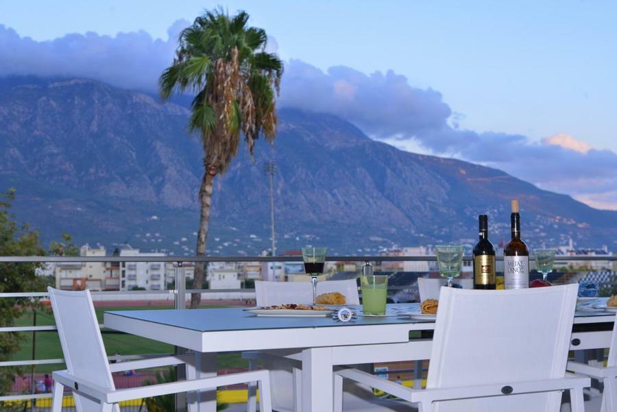 Elion Luxury Apartments Каламата Екстер'єр фото